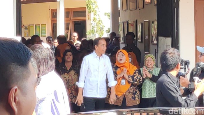 Saat Jokowi Napak Tilas ke SD-SMP-SMA Masa Sekolah Dulu